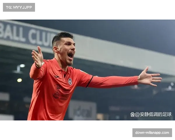 利兹联锋线核心格雷时边路突破犀利 近6场贡献3球1助